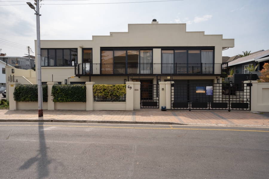 5 Bedroom Property for Sale in Strand North Western Cape